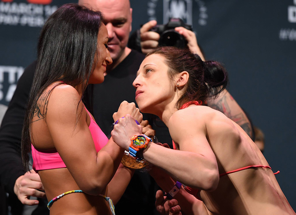 Carla Esparza vs Joanna Jedrzejczyk at UFC 185 13-03-15 from UFC Facebook.